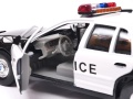 Ford_Crown_Victoria_1999_Highway_Patrol_Police_80.jpg