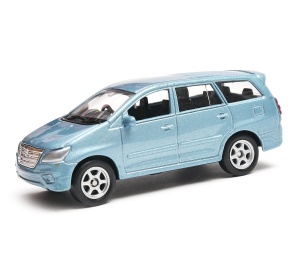 Toyota Innova 1:60 model WELLY