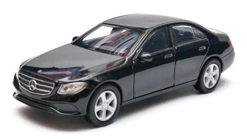 Mercedes-Benz_E-Class_2016_00.jpg