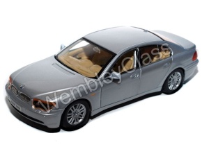 model Welly w skali 1:24 BMW 745Ci    22446