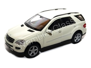 Mercedes-Benz ML350 model Welly w skali 1:24