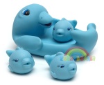 Mama delfinek i dzieci delfinki - piszczki gumowe do kąpieli i mydelniczka