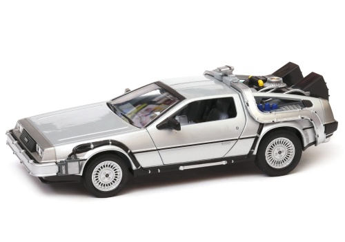 Delorean_BTTFII_22443W_010.jpg