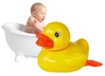 Kaczuszka nakręcana do kąpieli - macha stopami