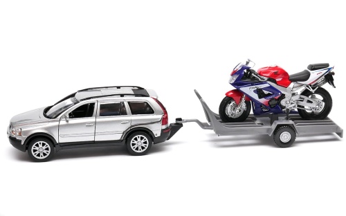 Volvo_XC90_Honda_Fireblade_00.jpg