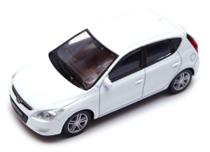 Hyundai i30 - model Welly skala 1:43