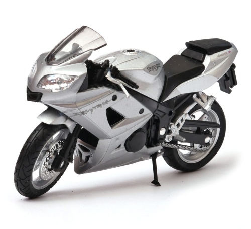 Triumph_Daytona_600_20.jpg
